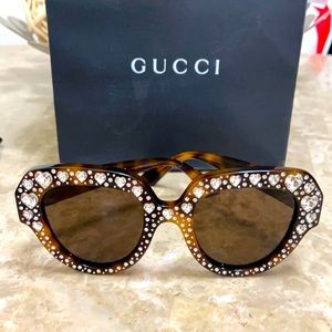 Gucci sunglasses 🔥🔥🔥 🕶🕶🕶💕💕💕